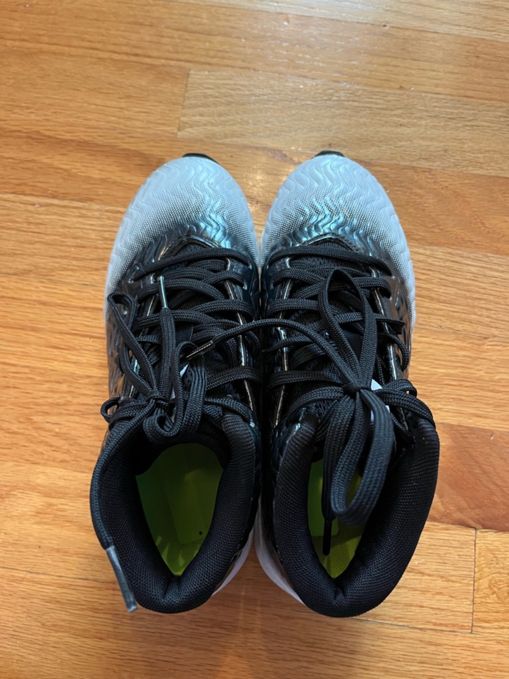 Under Armours - Kids - Football Cleats - Used - 3Y - no box